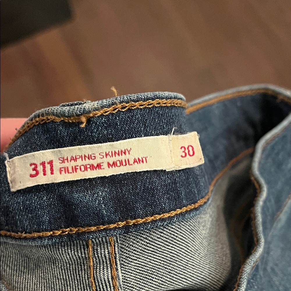 Levi's Shaping Skinny Jeans in Dark Blue